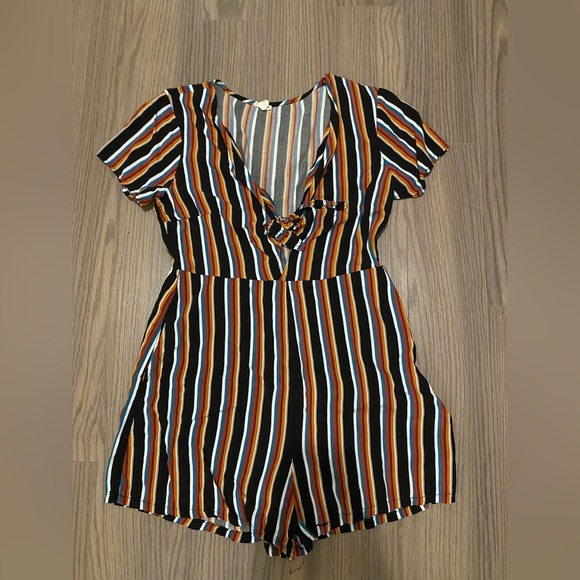 Garage Knot Front Romper - Picture 4 of 6